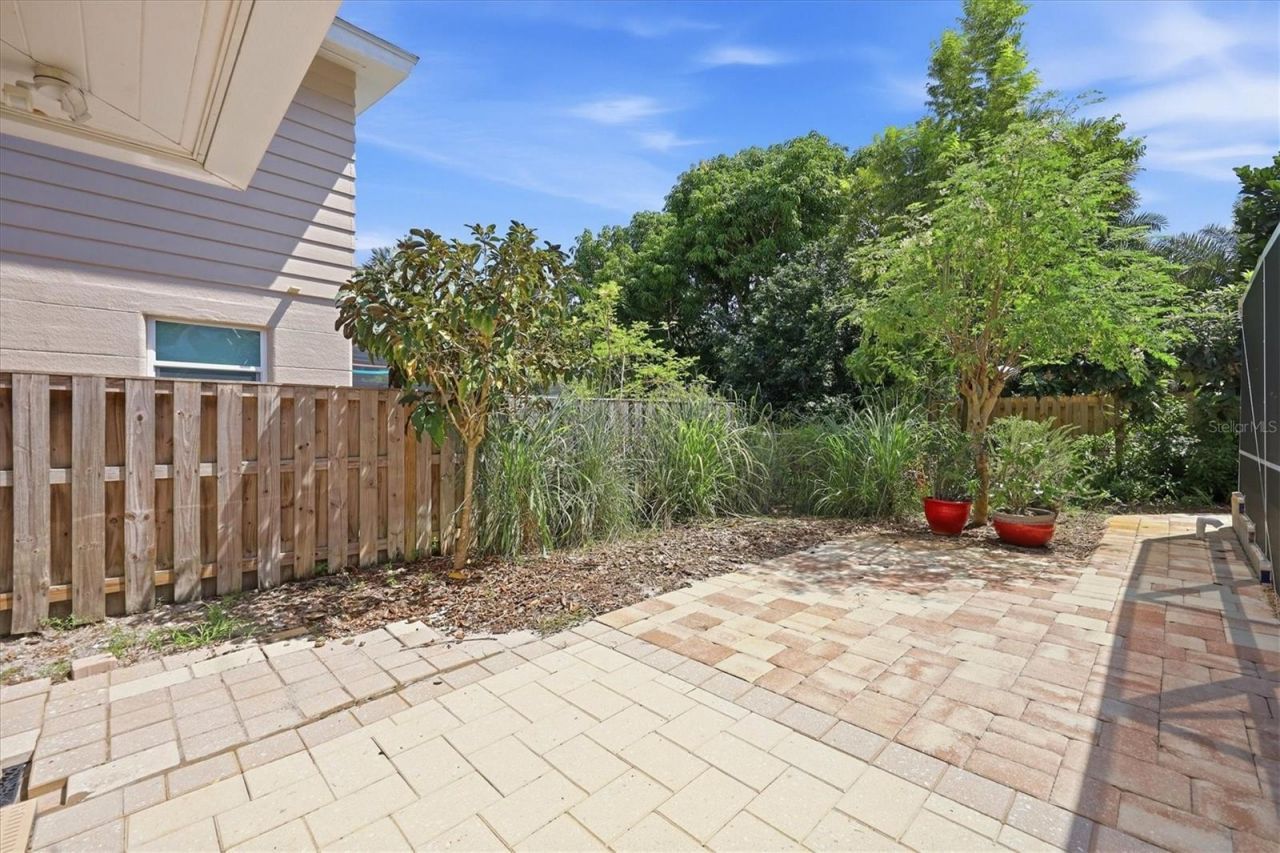 942 Virginia Drive, Sarasota, FL 34234 Photo