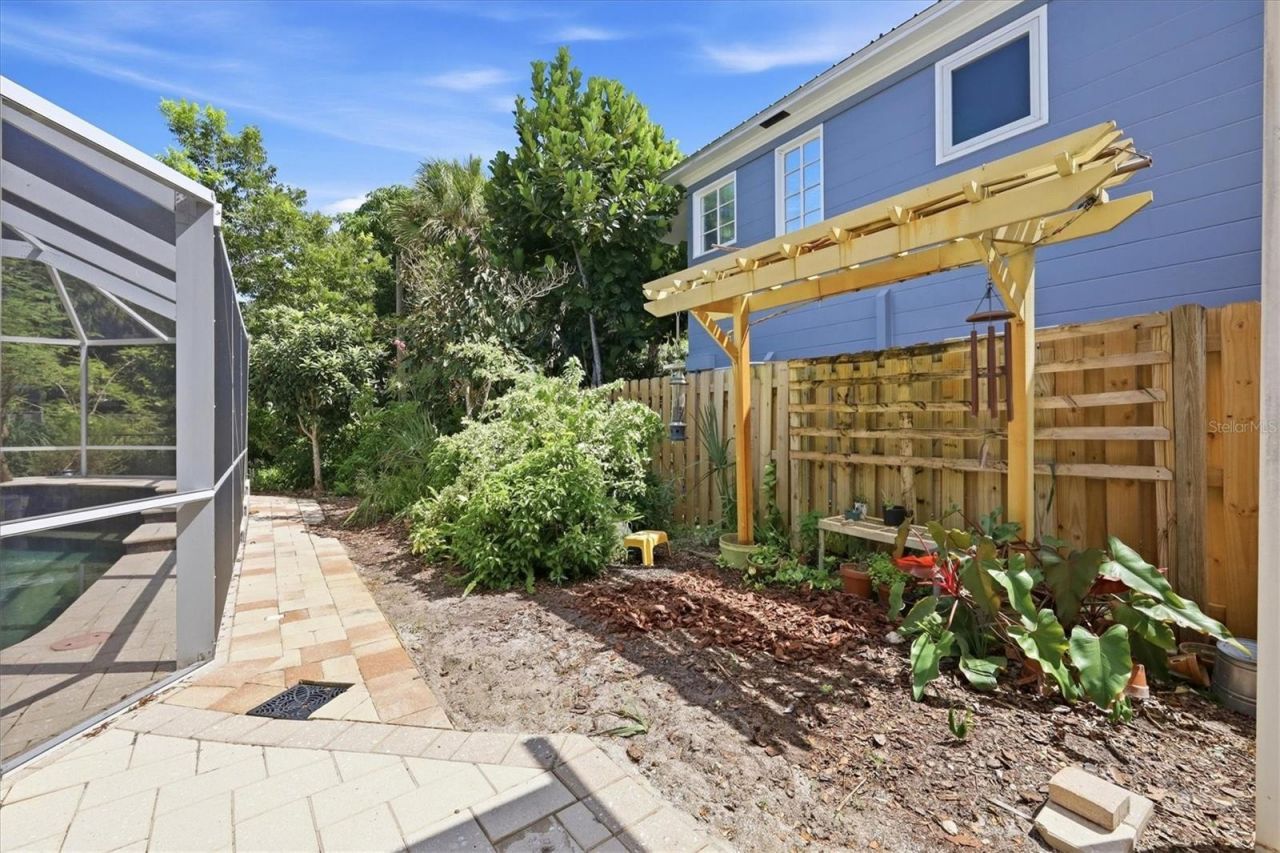 942 Virginia Drive, Sarasota, FL 34234 Photo