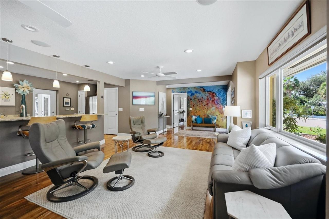 942 Virginia Drive, Sarasota, FL 34234 Photo