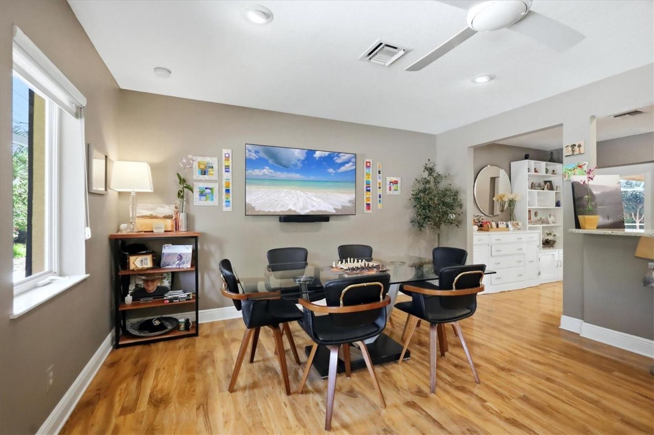 942 Virginia Drive, Sarasota, FL 34234 Photo