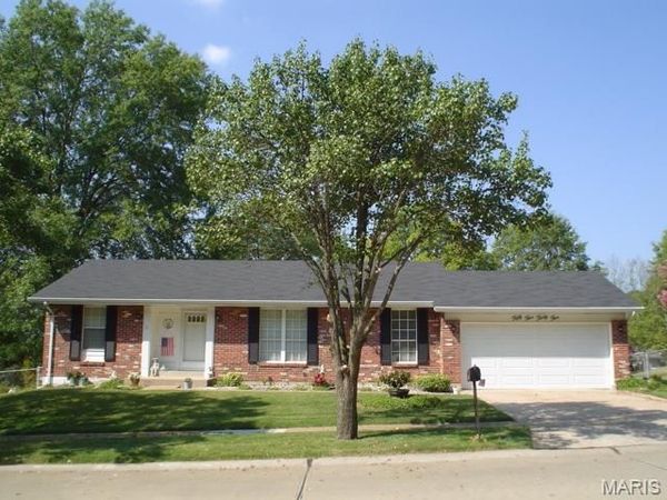 5535 Seagrave Court , St Louis, MO 63129