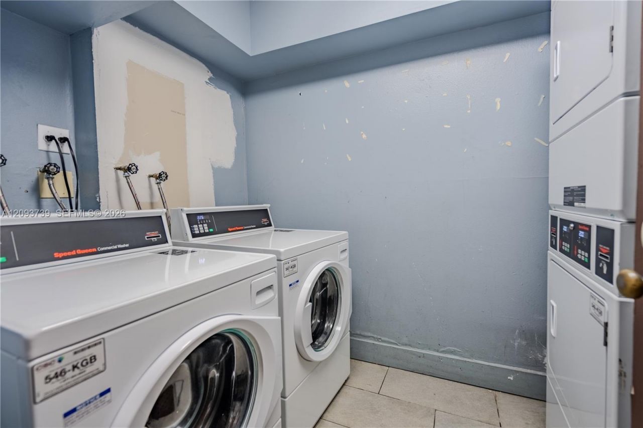 482 NW 165th St Rd , Unit A-201, Miami, FL 33169 Photo