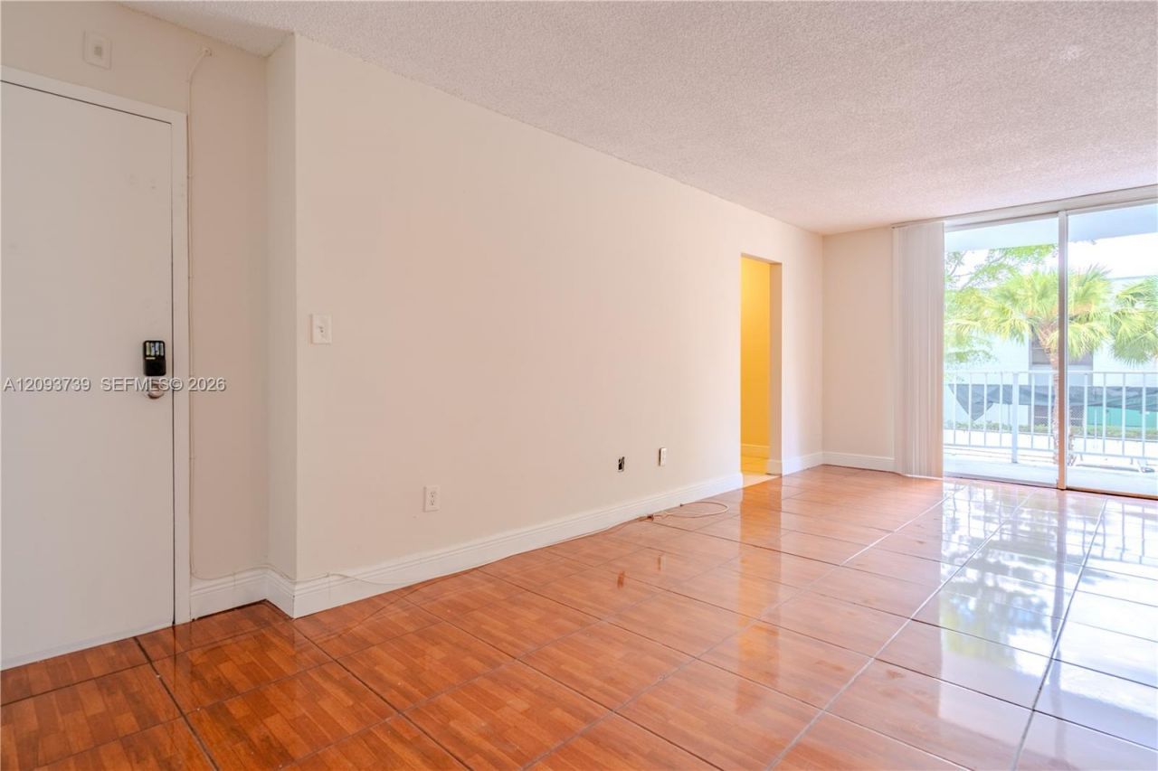 482 NW 165th St Rd , Unit A-201, Miami, FL 33169 Photo
