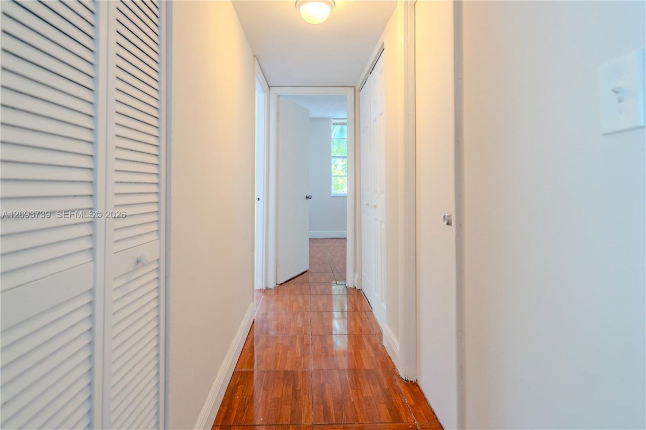 482 NW 165th St Rd , Unit A-201, Miami, FL 33169 Photo