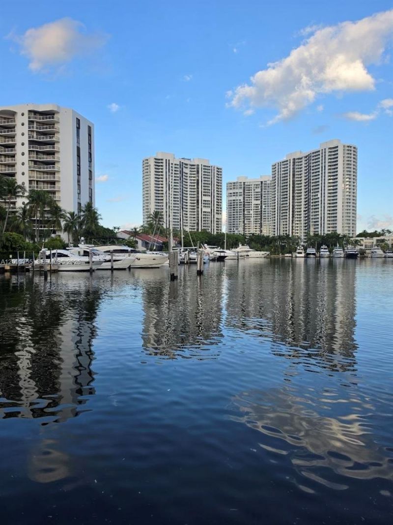 21205 Yacht Club Dr, Unit 3105, Aventura, FL 33180 Photo