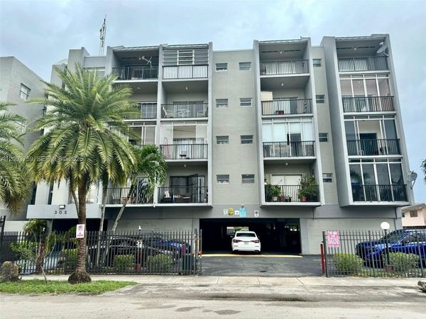 305 W 68th St , Unit 301, Hialeah, FL 33014