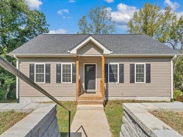 142 Chenault Street, Buchanan, VA 24066