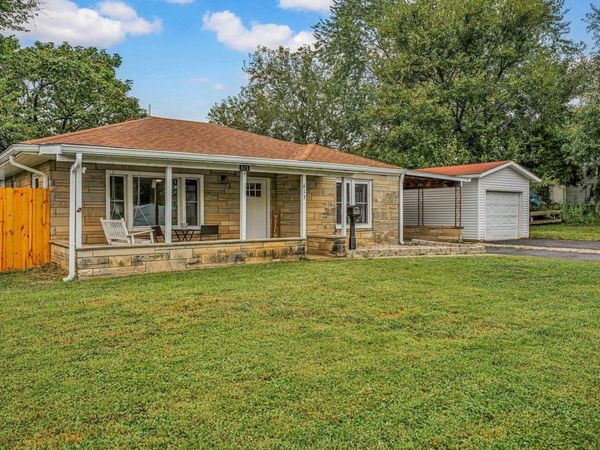 613 S 9th Street, Mitchell, IN 47446