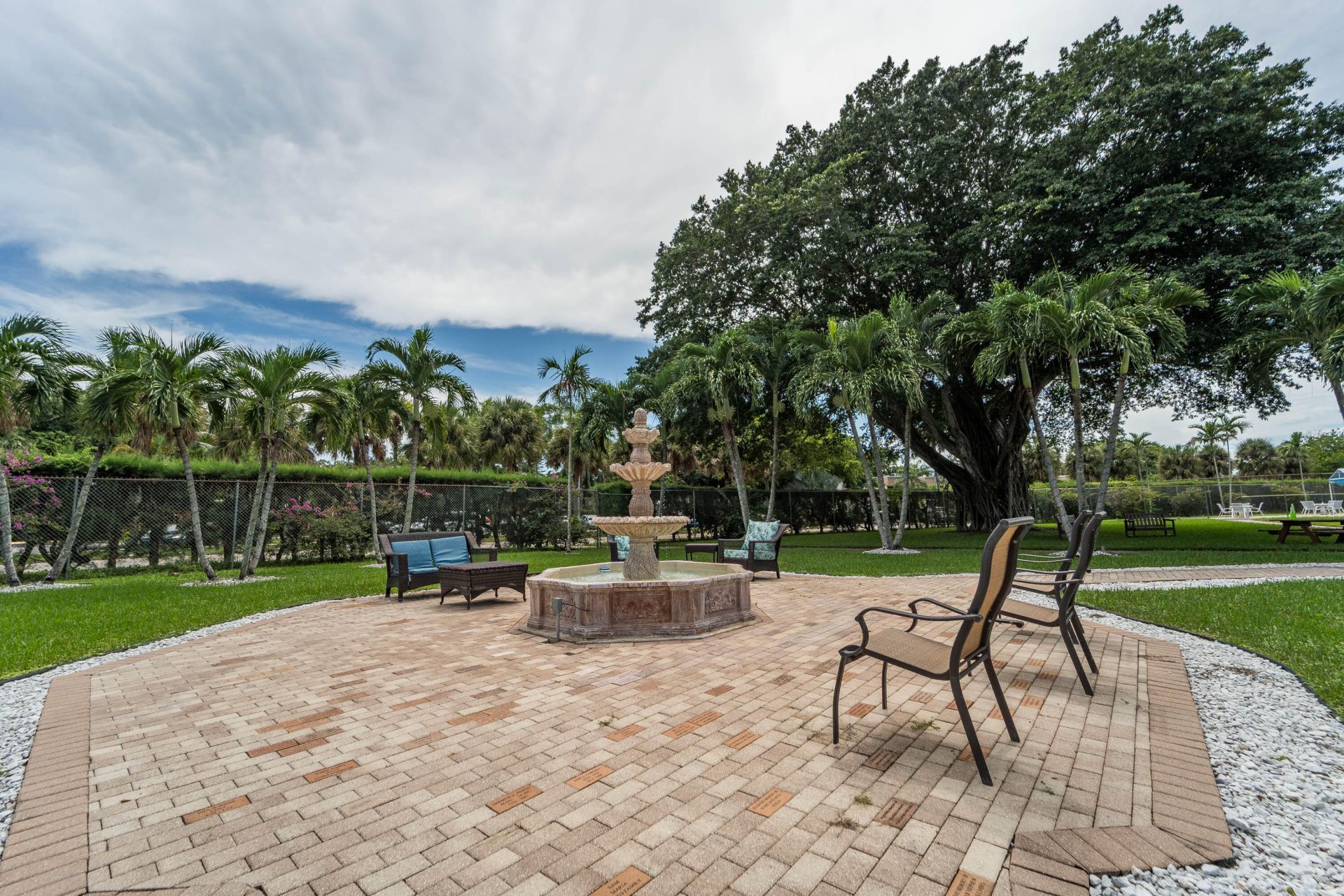 705 Lori Drive, Unit 112, Palm Springs, FL 33461 Photo
