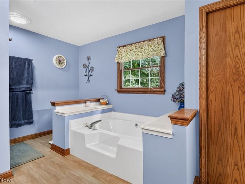 8963 Kettering Road, East Rochester, OH 44625 Photo 21