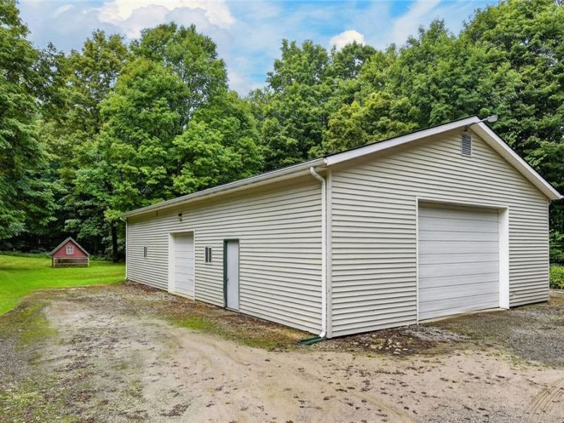 8963 Kettering Road, East Rochester, OH 44625 Photo 4