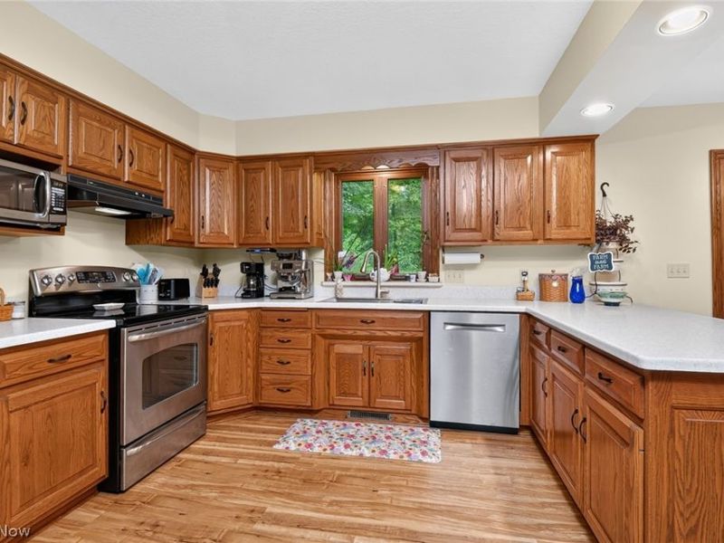 8963 Kettering Road, East Rochester, OH 44625 Photo 5