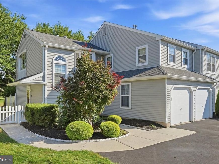 663b Rose Hollow Drive, Unit B, Yardley, PA 19067 Main Photo