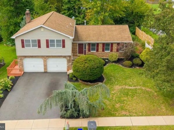 206 LINCOLN DRIVE, READING, PA 19606