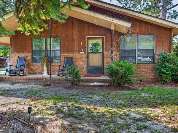 302 Lakeview Drive, Glennville, GA 30427
