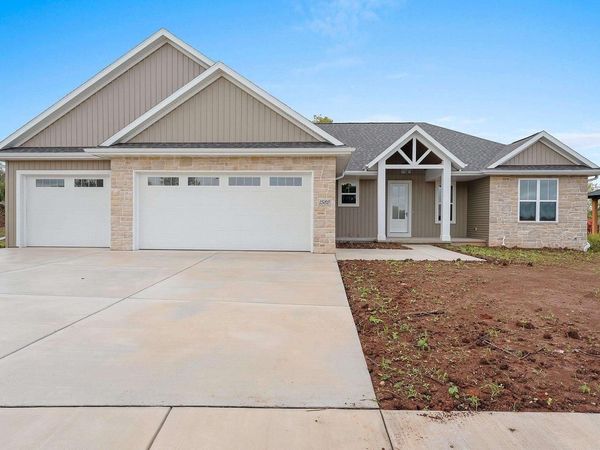 1582 RED HAWK LANDING TRAIL, De Pere, WI 54115