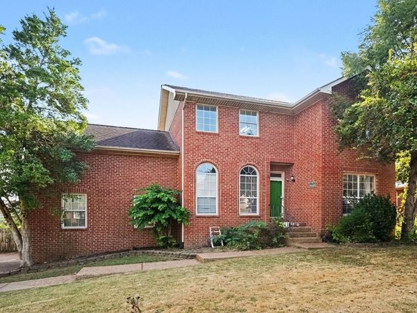 6721 Autumnwood Dr, Nashville, TN 37221