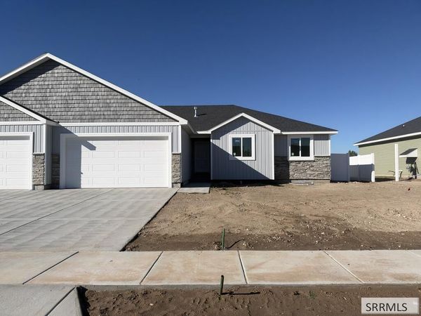456 E East River Ln, IDAHO FALLS, ID 83401