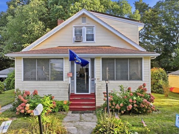 55 Clover St, Worcester, MA 01603
