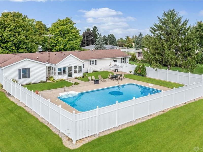 121 New Haven Drive, Urbana, OH 43078 Photo 6