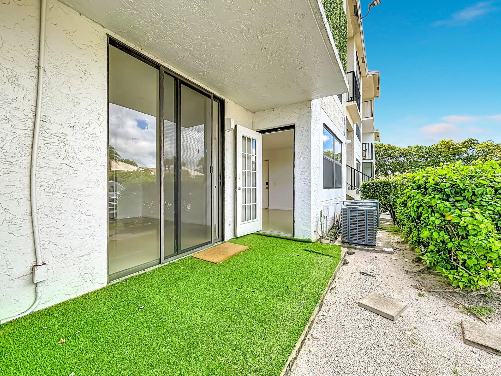 752 Executive Center Drive, Unit 112, West Palm Beach, FL 33401 Photo