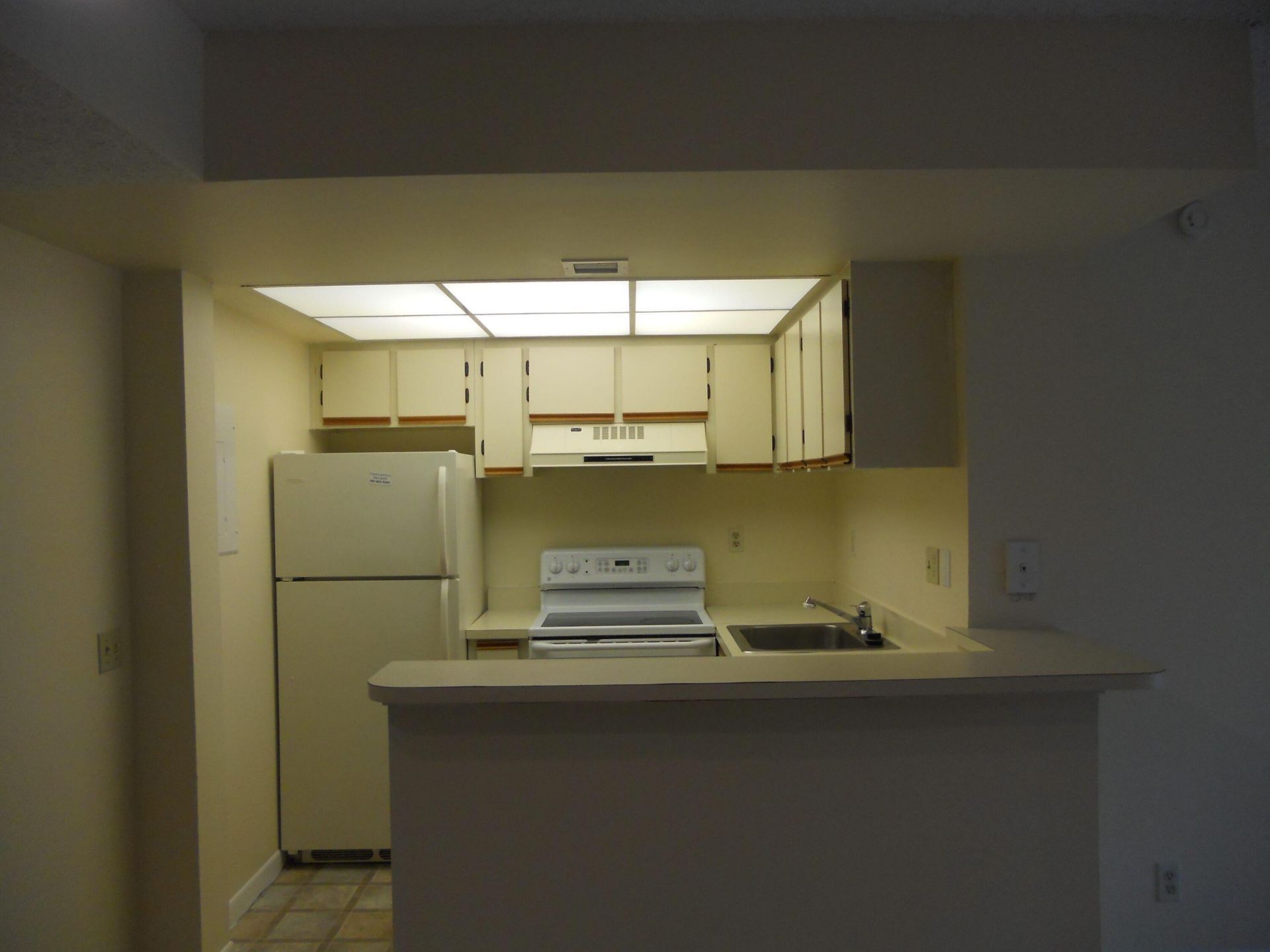 752 Executive Center Drive, Unit 112, West Palm Beach, FL 33401 Photo