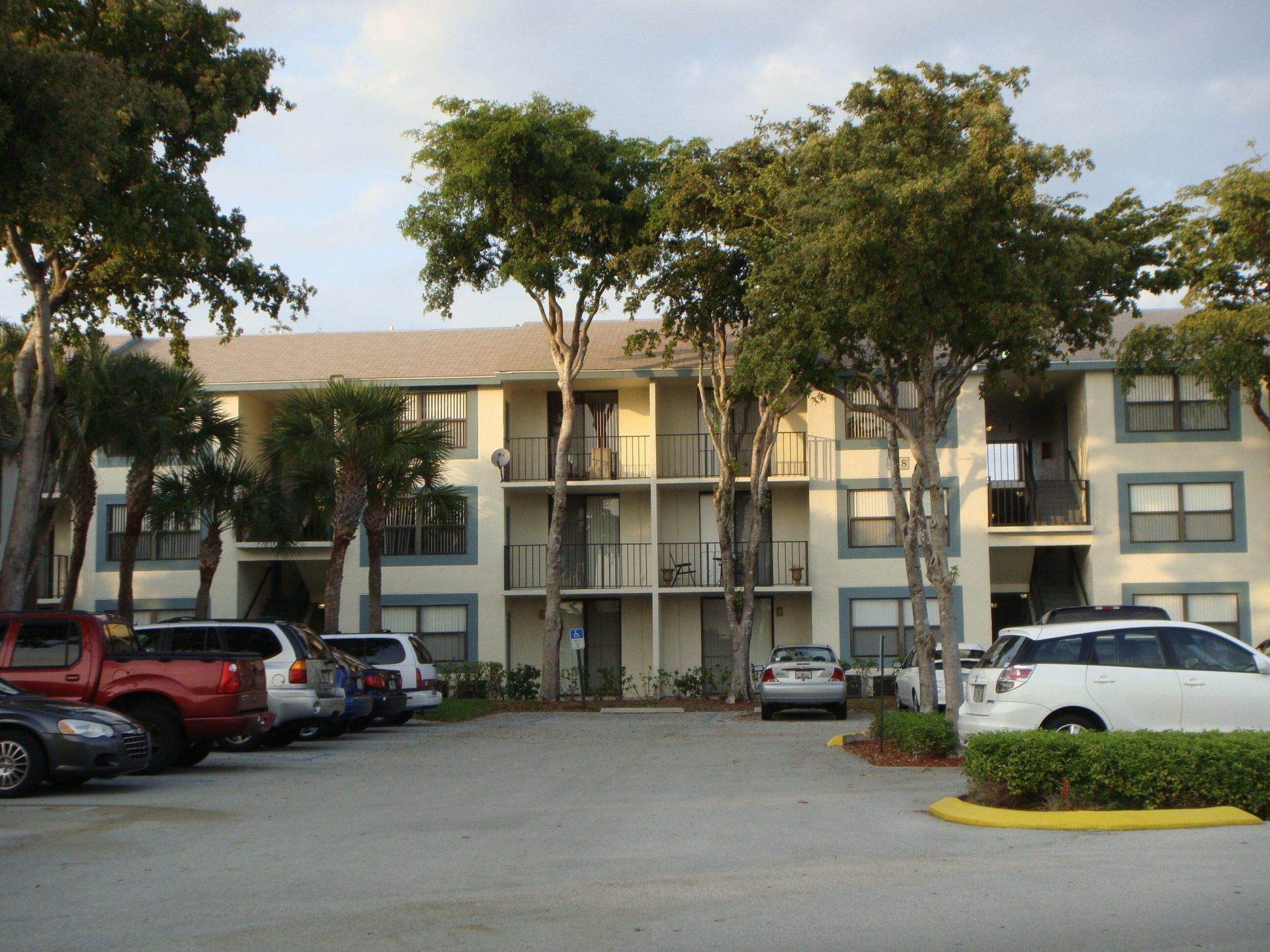 752 Executive Center Drive, Unit 112, West Palm Beach, FL 33401 Photo