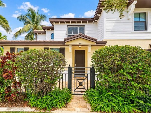 841 S Ocean Blvd , Pompano Beach, FL 33062