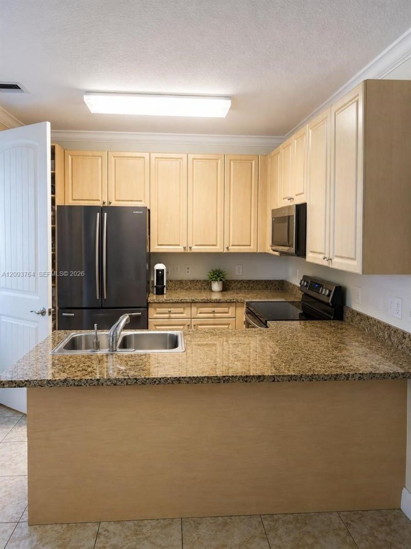841 S Ocean Blvd, Pompano Beach, FL 33062 Photo