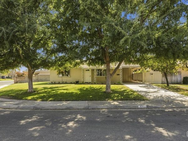 521 Oak Fair Way, Bakersfield, CA 93309