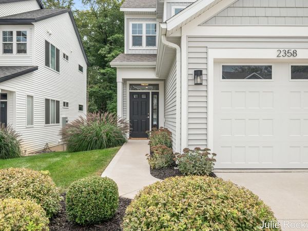 2358 Watertown Way, Grand Rapids, MI 49505