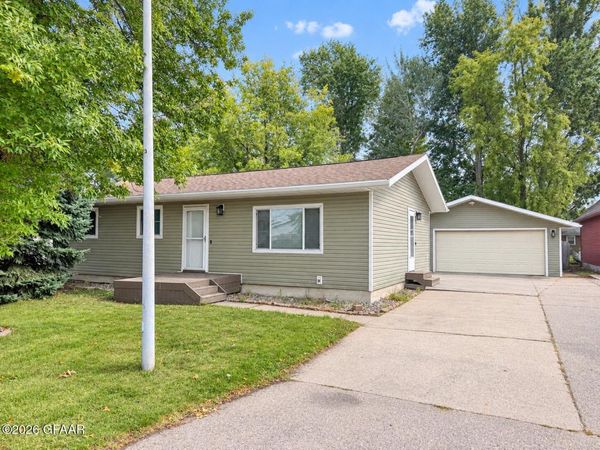 127 BENDER Lane , Harwood, ND 58042
