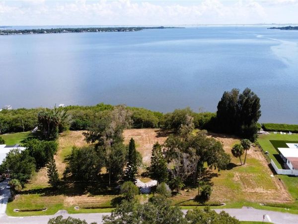 3825 SHORE BOULEVARD , OLDSMAR, FL 34677