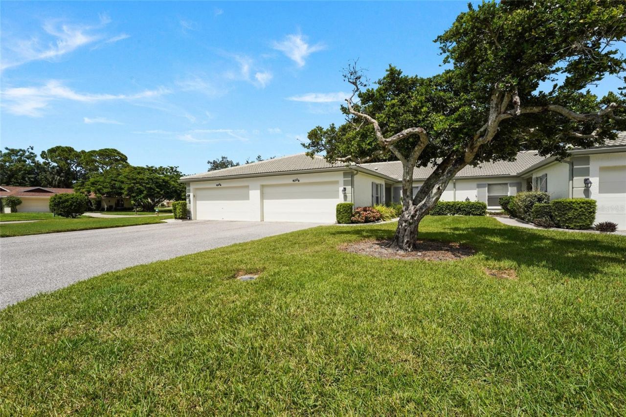 3032 Ringwood Meadow , Unit 17, Sarasota, FL 34235 Photo