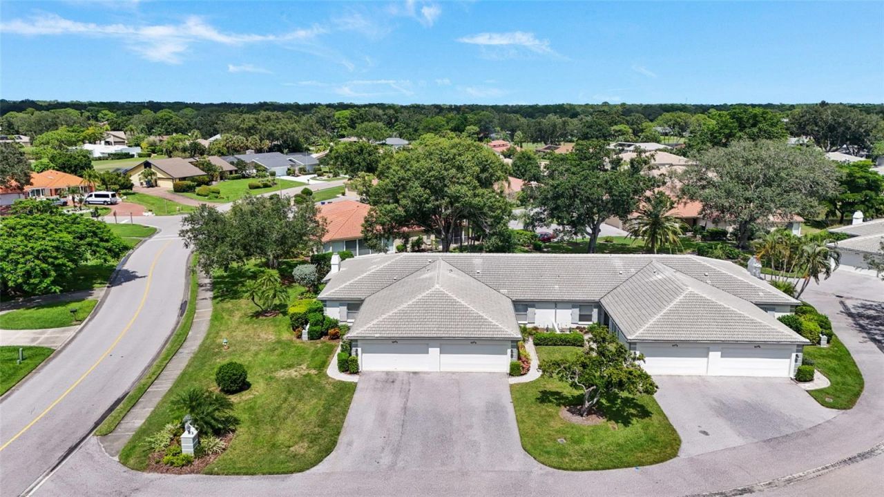 3032 Ringwood Meadow , Unit 17, Sarasota, FL 34235 Photo