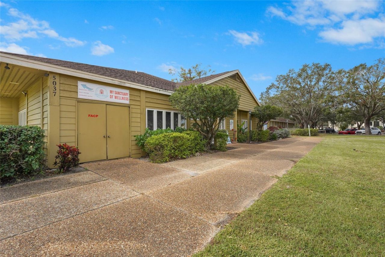 3032 Ringwood Meadow , Unit 17, Sarasota, FL 34235 Photo