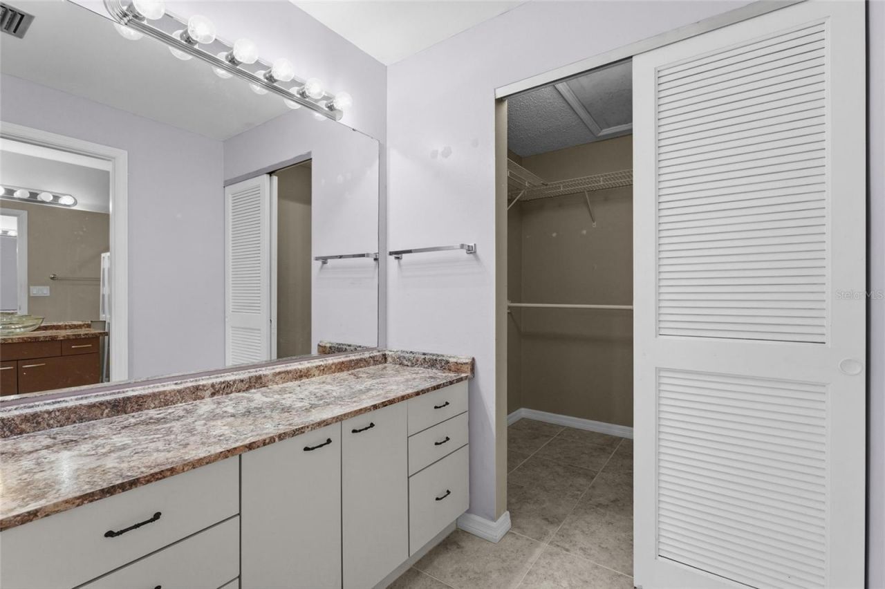 3032 Ringwood Meadow , Unit 17, Sarasota, FL 34235 Photo