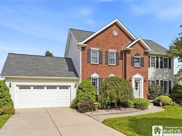 312 Enchanted N, Lancaster, NY 14086