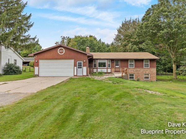6879 Ivanrest Avenue SW, Byron Center, MI 49315