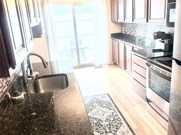 7633 Woodview Drive , Waterford Township, Mi 48327