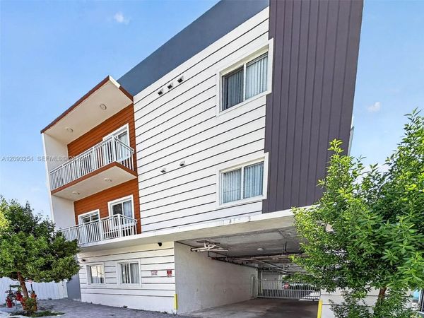 1534 NW 1st St , Unit 202, Miami, FL 33125