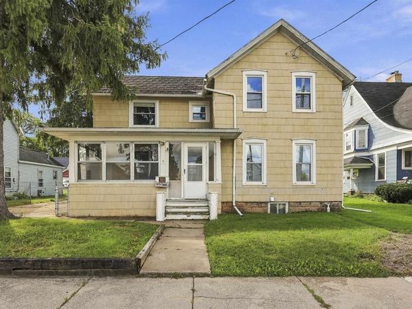 305 E 8TH STREET, Kaukauna, WI 54130