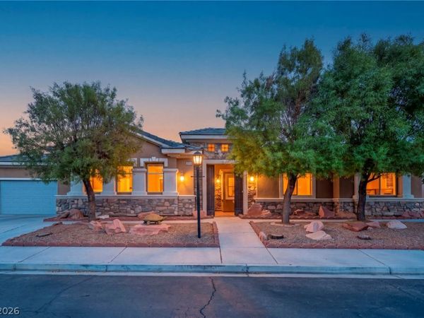 8114 Villa Del Cielo Street, Las Vegas, NV 89131