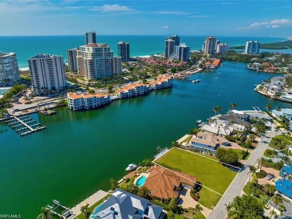 315 Neapolitan WAY , NAPLES, FL 34103