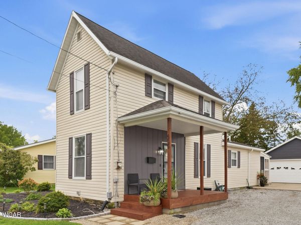 605 Dearbaugh Avenue, Wapakoneta, OH 45895