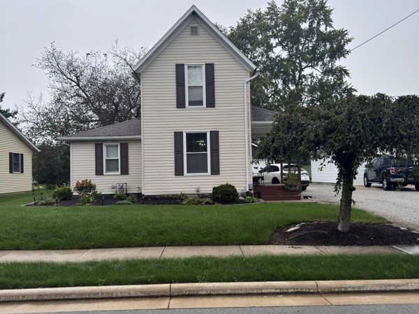 605 Dearbaugh Avenue, Wapakoneta, OH 45895