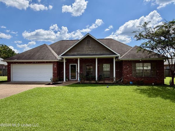 105 Kirkwood Drive, Clinton, MS 39056