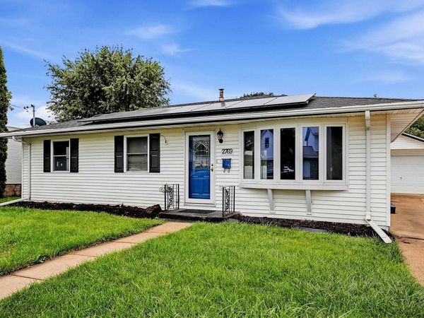 2769 Muscatine Street, Dubuque, IA 52001