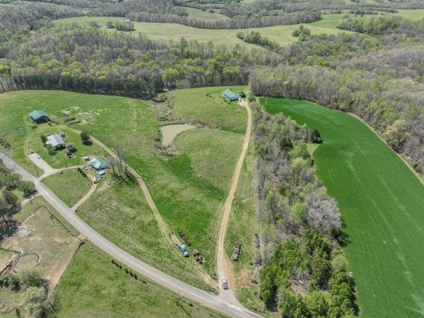 290 Prokesh Rd , Leoma, TN 38468