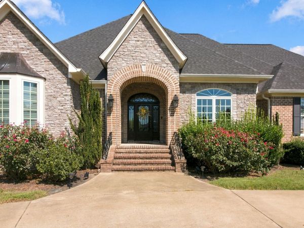 110 Fieldstone Dr , Paris, TN 38242